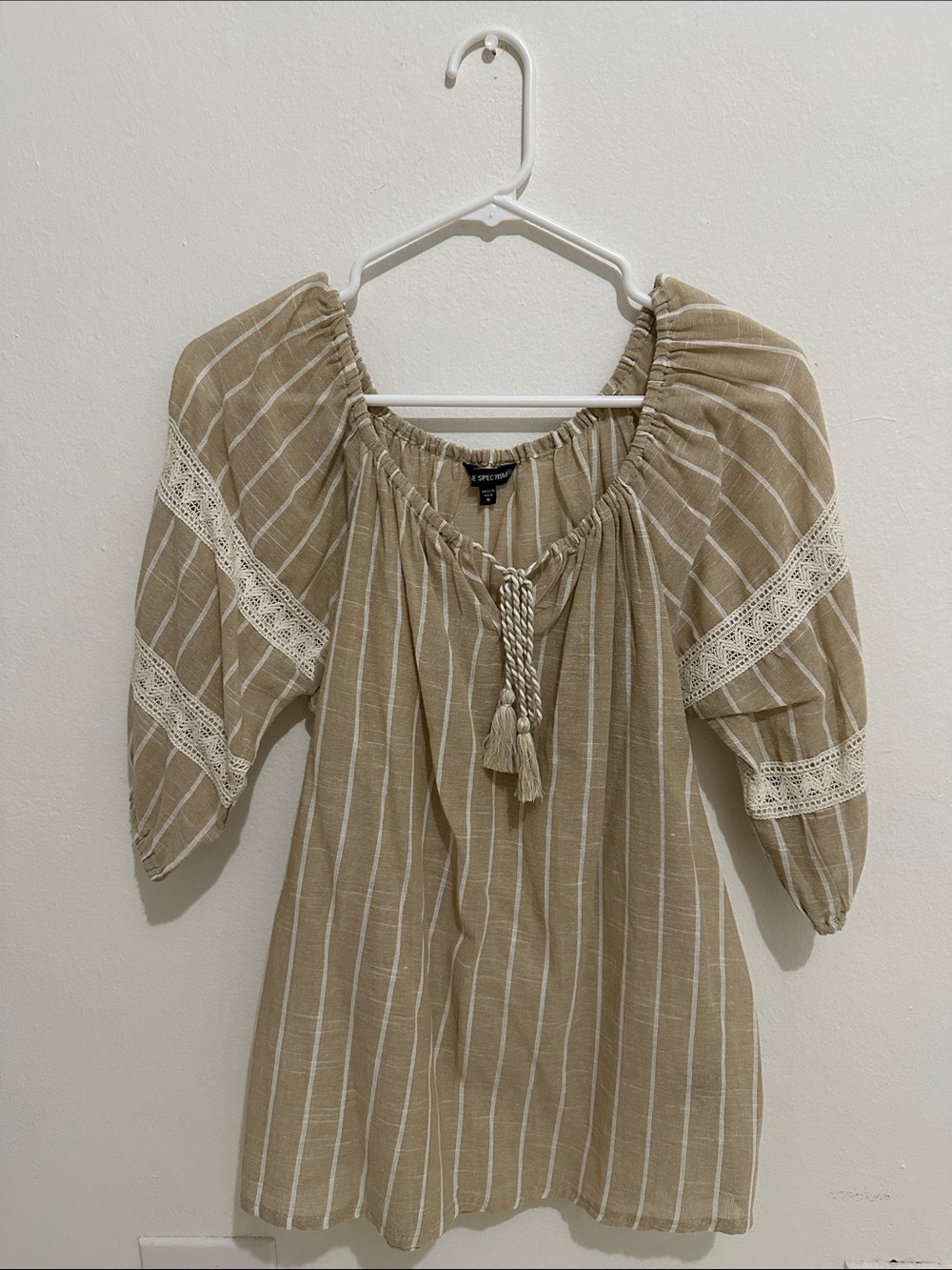 Unique Spectrum White and Beige Striped Blouse with Lace Trim Size Small